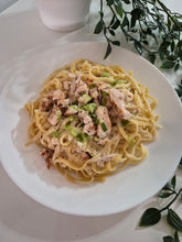 Charger l'image dans la galerie, Linguini sauce à la crème et poulet (420g)