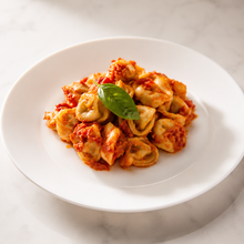 Charger l'image dans la galerie, Tortellinis boeuf et veau avec sauce rosée (420g)